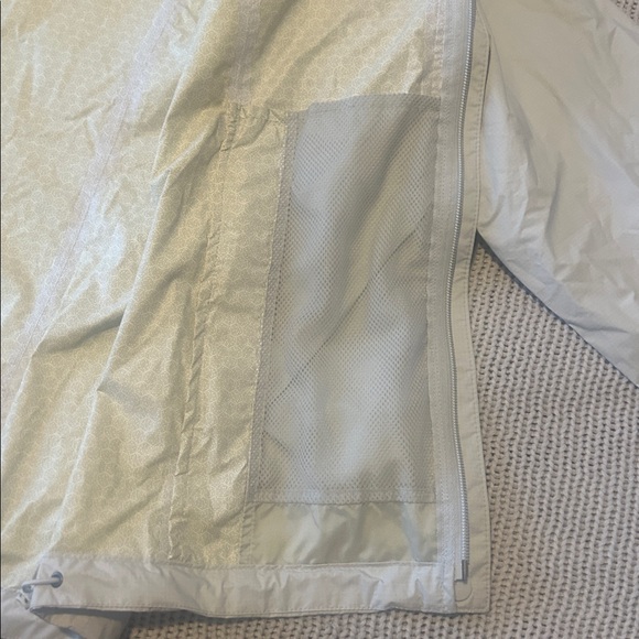 The North Face Women's Packable Rain Jacket - Cream - Picture 15 of 15